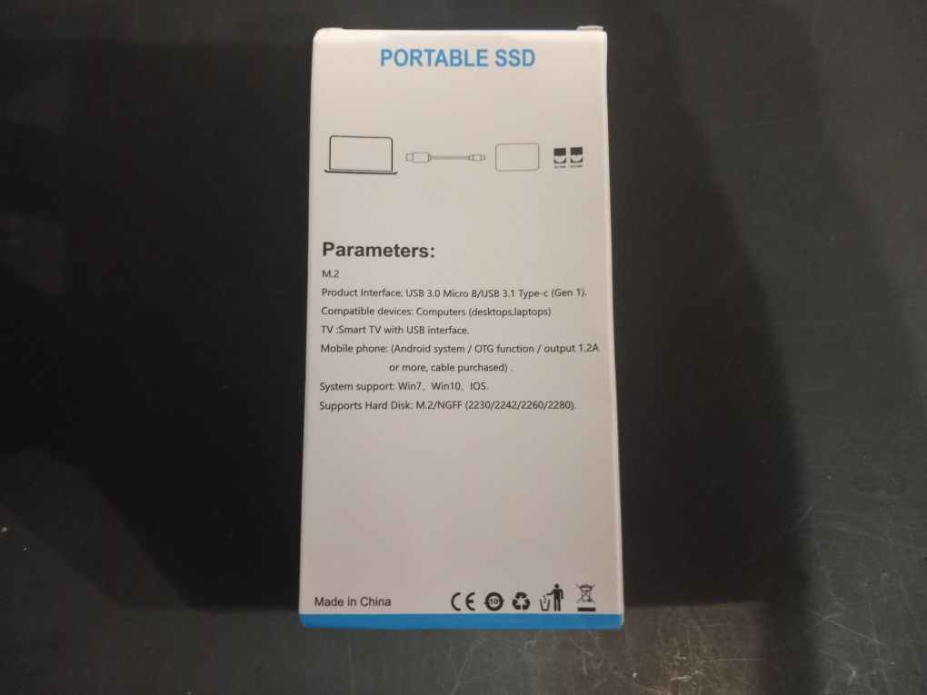 Dysk twardy zewnętrzny SSD 2 TB, USB 3.1 - Czerwony