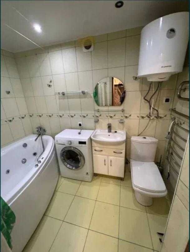 Продаж 2 кімнатна квартира з капітальним ремонтом.