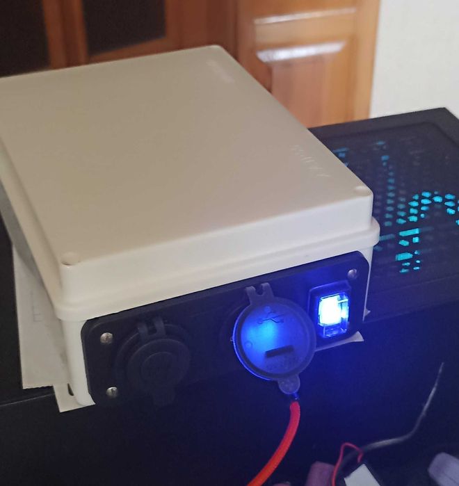 Powerbank - Павербанк - мини зарядная станция 5V 12V USB 3.0 + зарядка