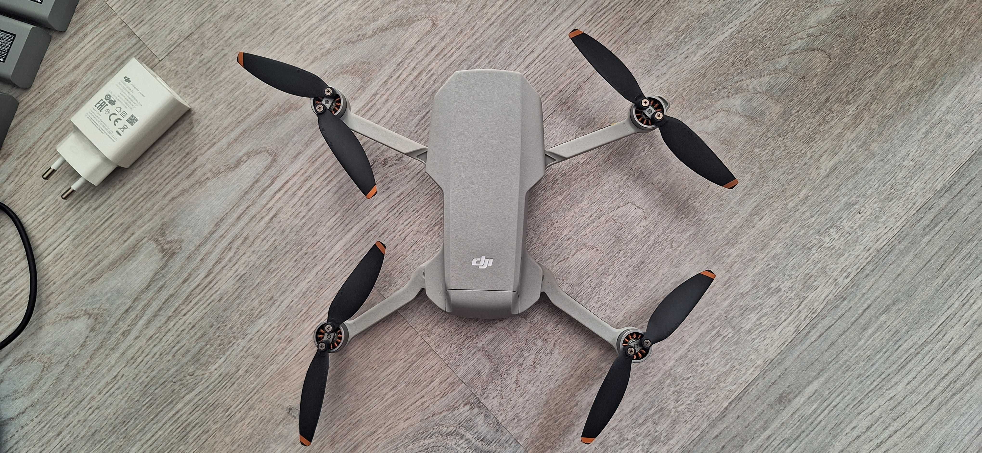 Drone Dji Mini 2 Combo Fly More com alguns Extras