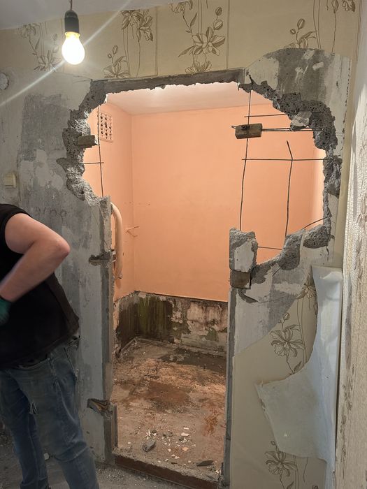 Демонтаж будь-якої складності, як власноруч так і технікою