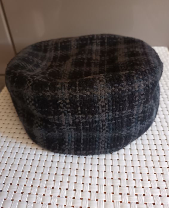 Kasztet męski w kratę ( ochrona uszu ) rozm 58