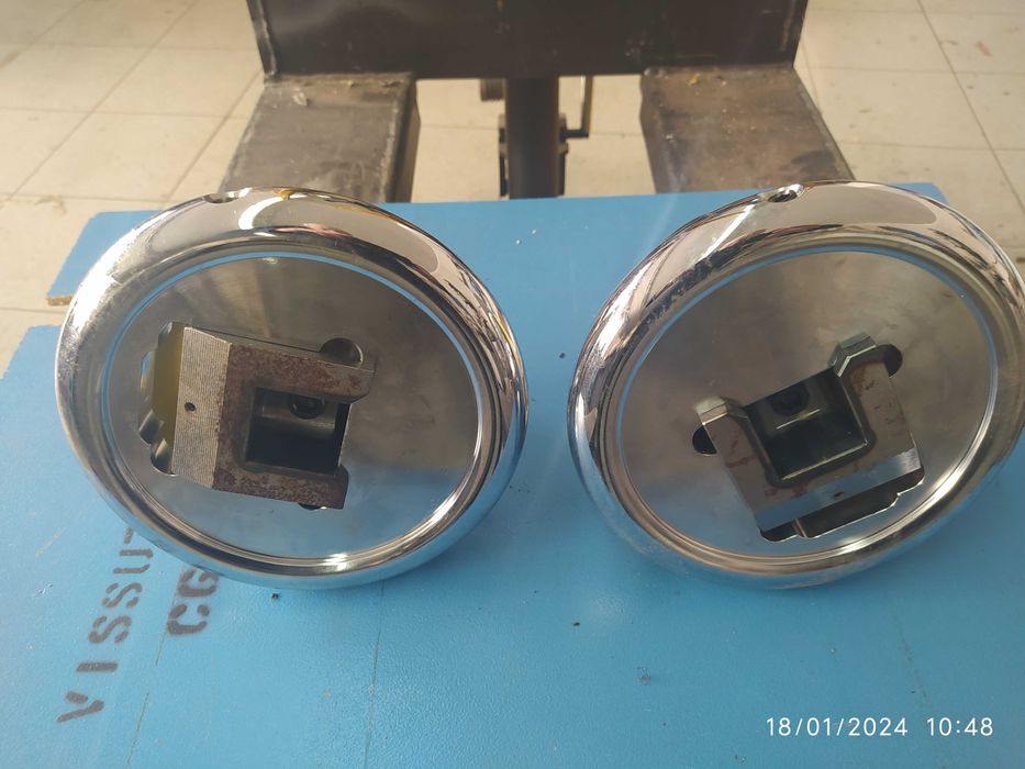 Pinças de segurança para eixo pneumático.