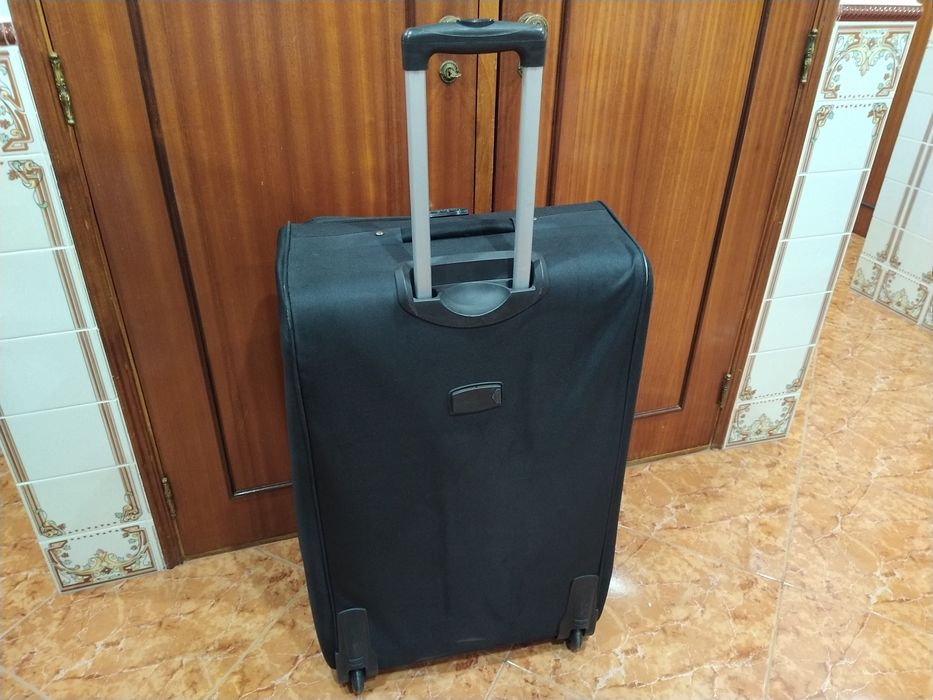 Mala malas de porão até 32kg bastante grande casa quarto apartamento.