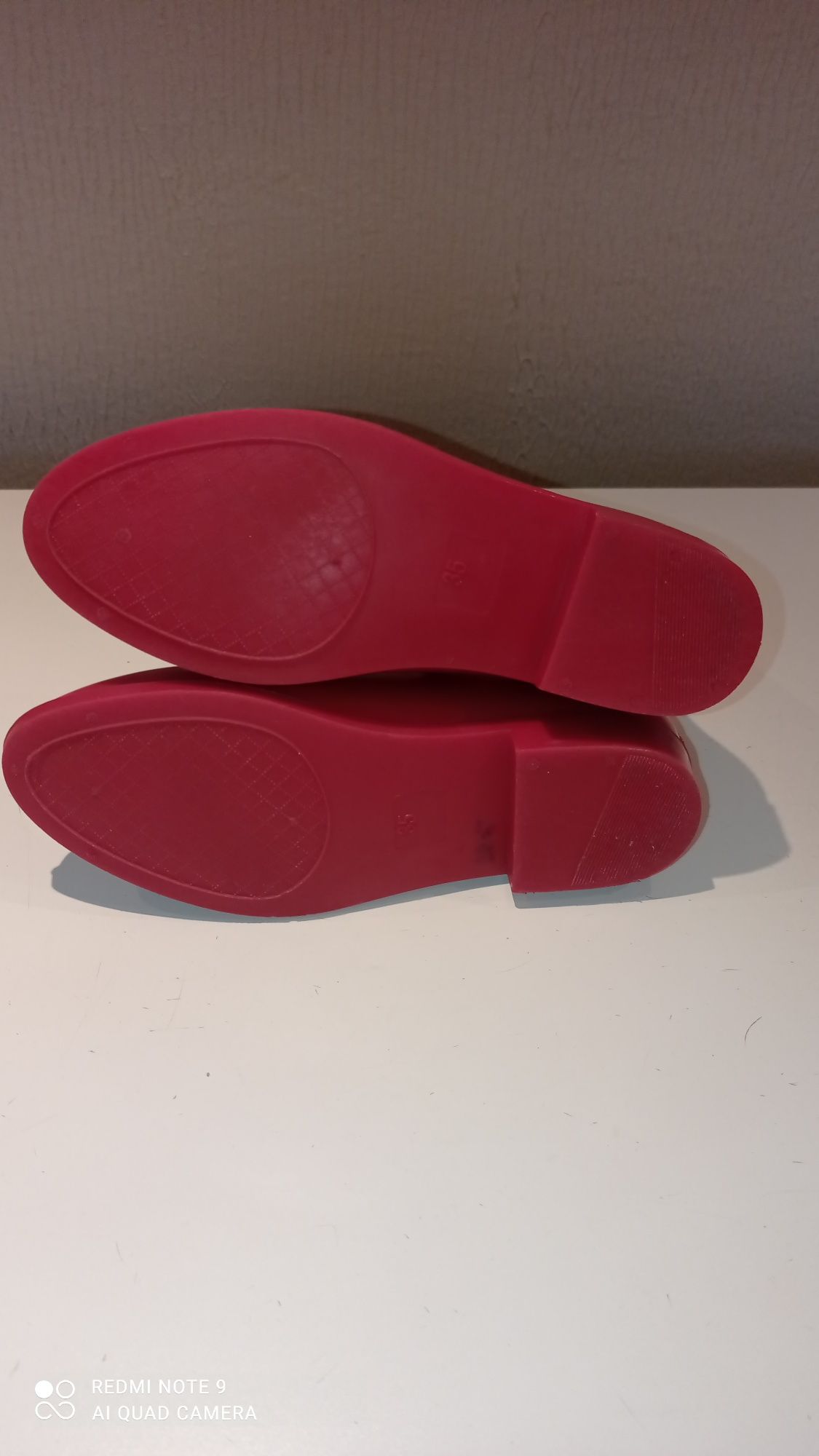 Sprzedam kalosze r. 35, stan idealny.