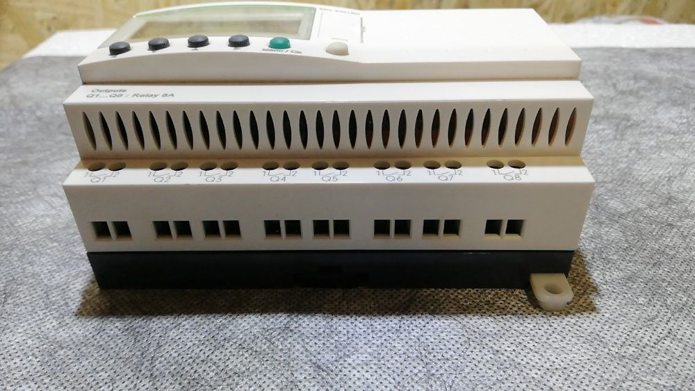 ZELIO контроллер 12ВХ/8ВИХ. РЕЛЕ. =24В SR2B201BD