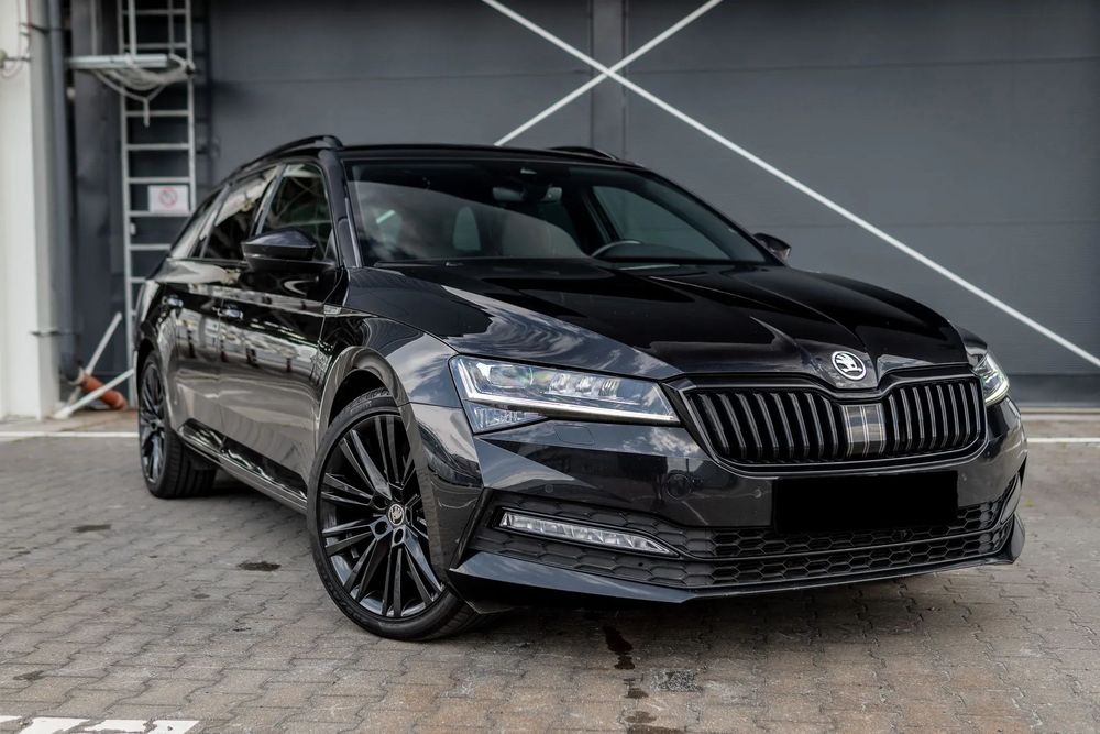 Skoda Superb FVAT23 / Webasto / Hak / Travel Assist / Canton