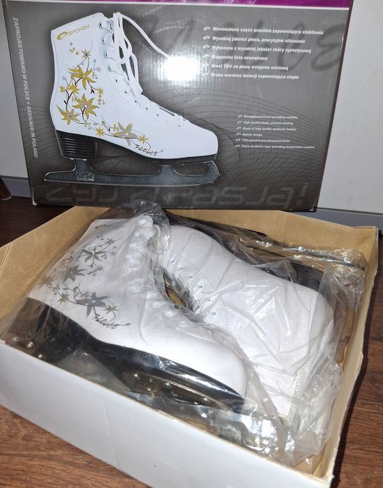 Łyżwy figurowe - nowe, rozmiar 40