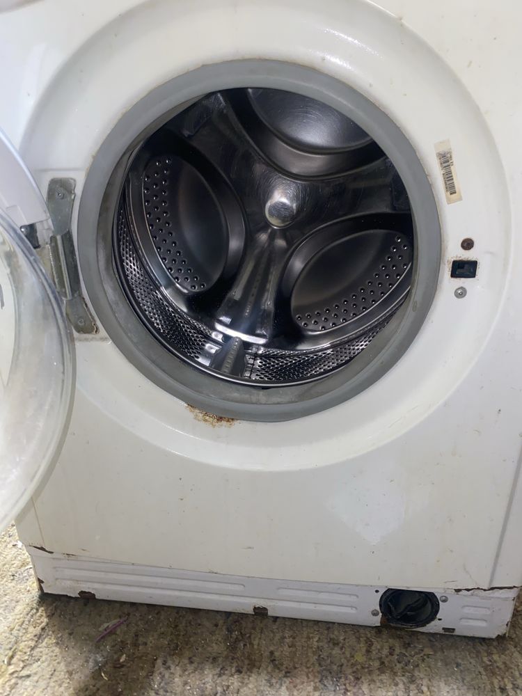 Стиральная машина indesit