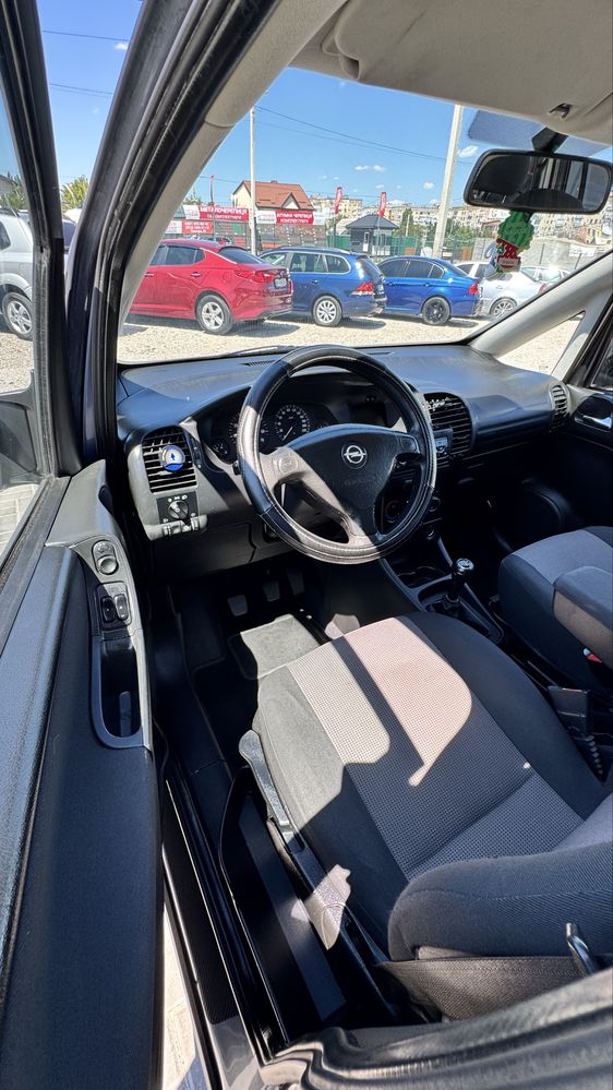 Opel Zafira Опель Зафира 2004 р 1,6 бенз 7 місць 5МКПП