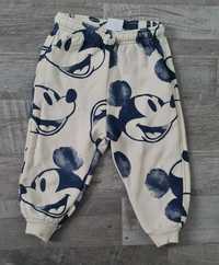 Kremowe spodnie dresowe w buźki Myszki Miki Mickey Mouse Zara rozm 92