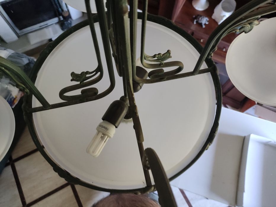 Candeeiro de Teto possibilidade até 6 Lâmpadas - Metal e Vidro Opaco