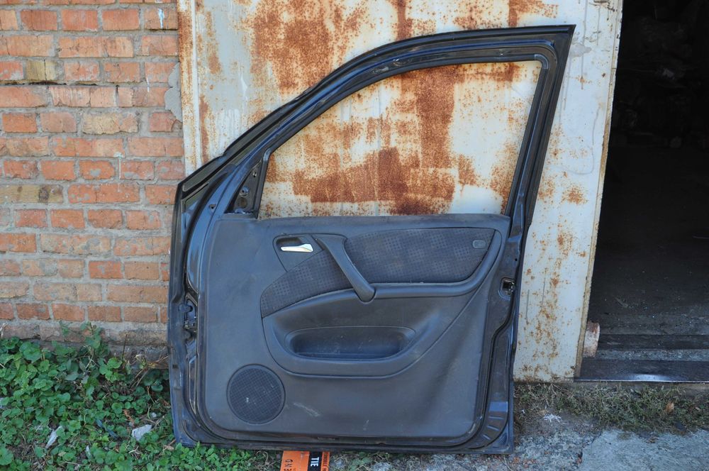 Mercedes ML w163 правая дверь без стекла
