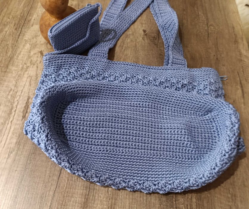 Carteira Croché forrada c/ porta moedas e bolso interior - Feito à Mão