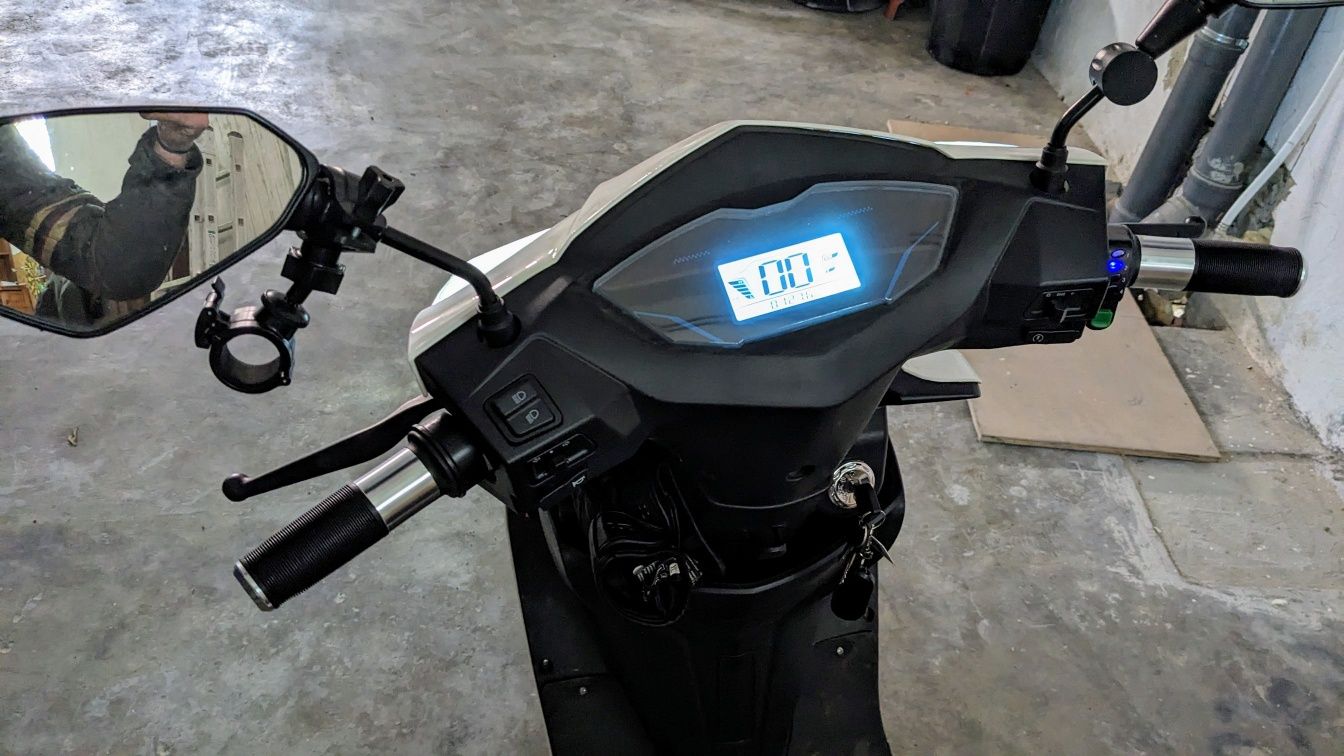 Scooter elétrica 72v 1500w semi nova matriculada