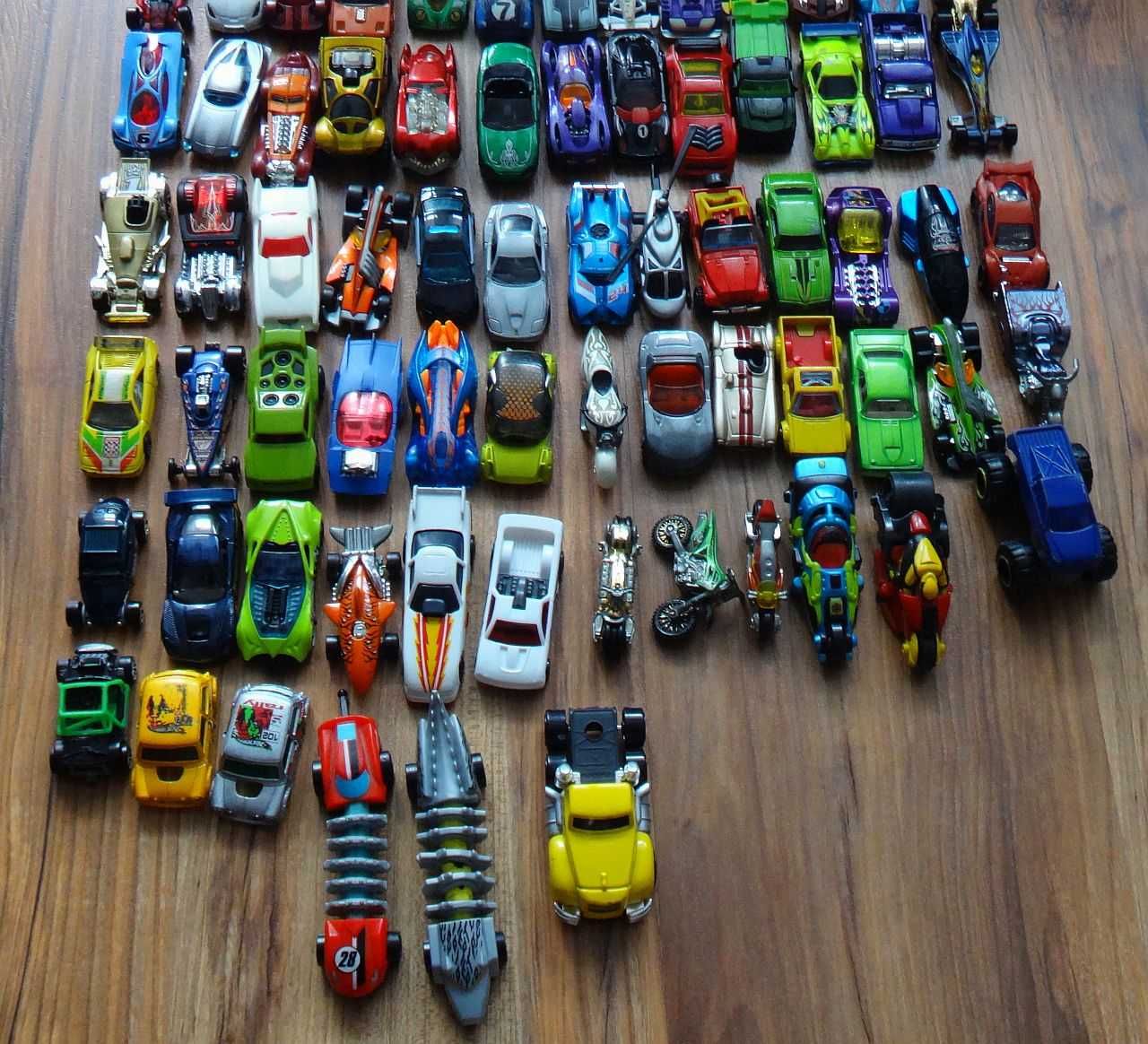 Hot Wheels autka resoraki samochodziki stare PRL  220szt.