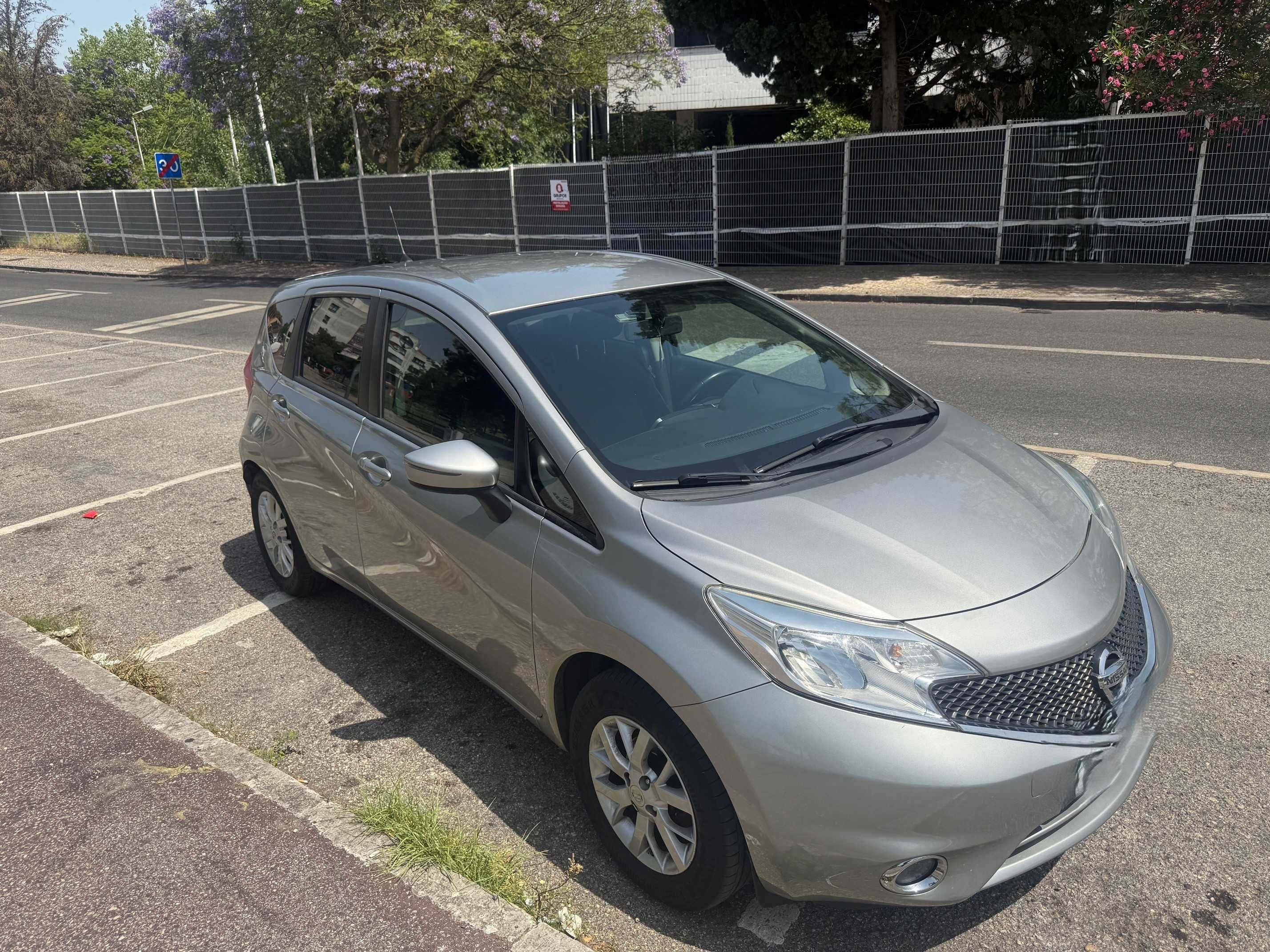 Nissan Note 1.2  - muito estimado