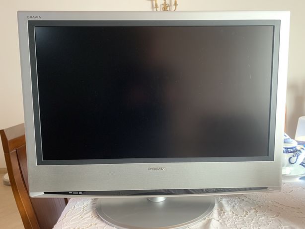 SONY LCD televisor 32” Dolby Surround