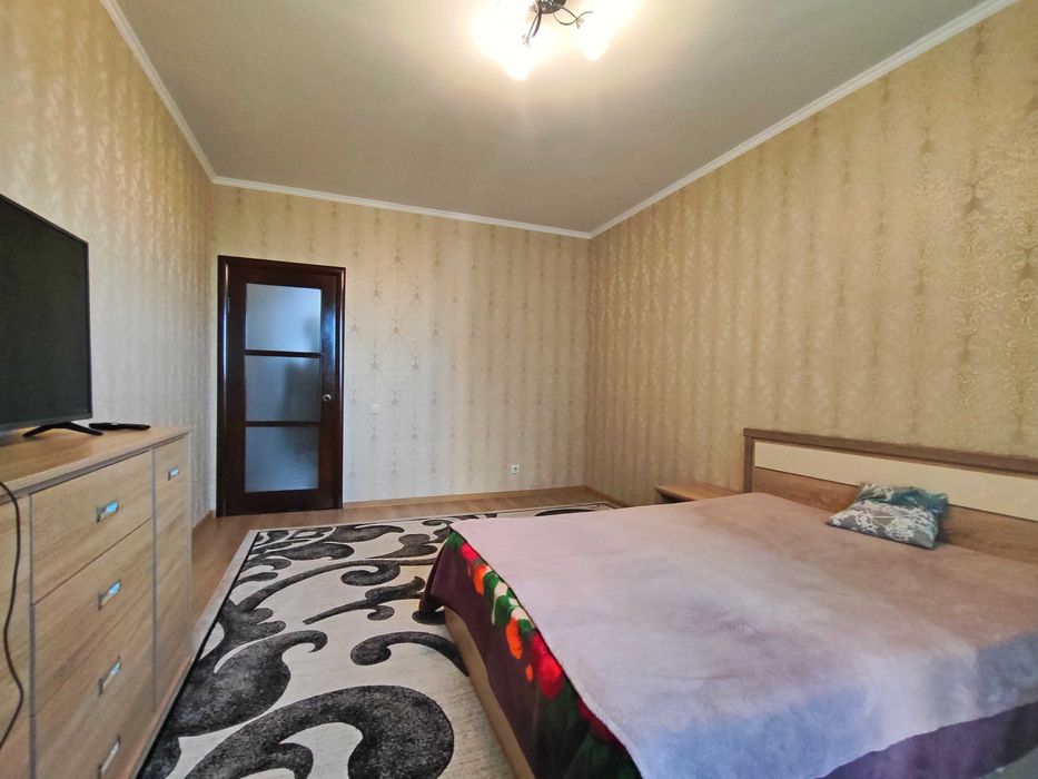 MZ, 2-кімнатна квартира з ремонтом 67 м²,  вул. Старобілоуська