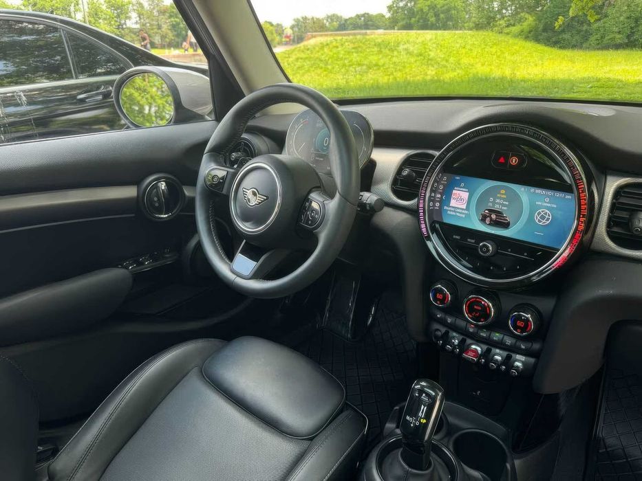 MINI Cooper S 5-Door Hatchback      2022