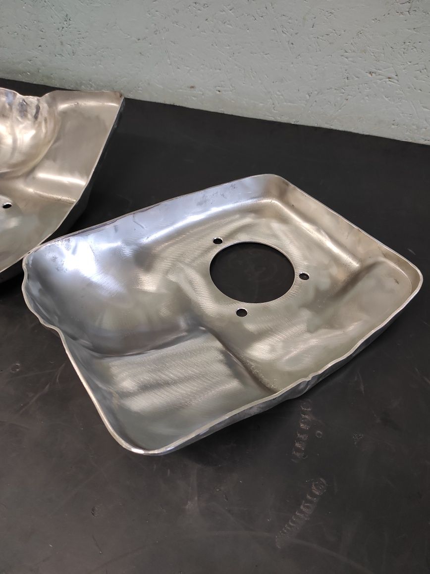 BMW e9 repertuarka e9 blachy kielichów e9 CS CSL CSI części blachy e9
