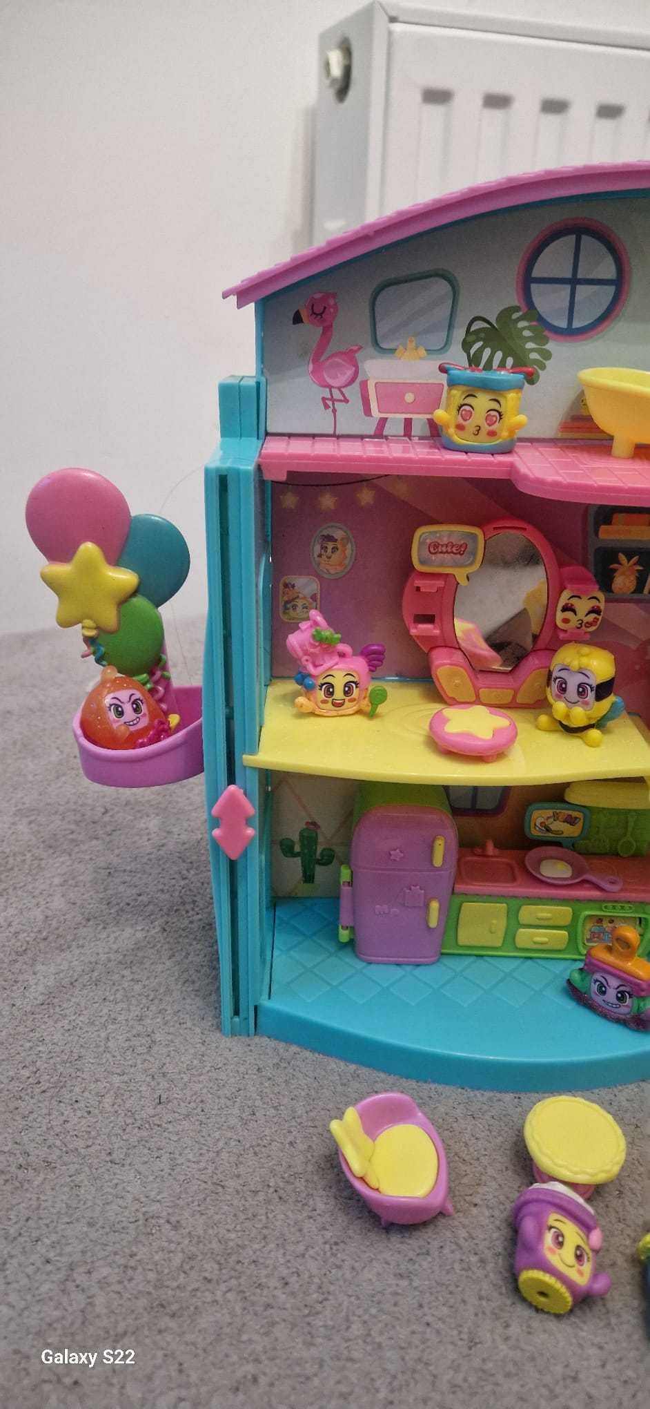 Domek dla moggy pops plus zestaw figurek.