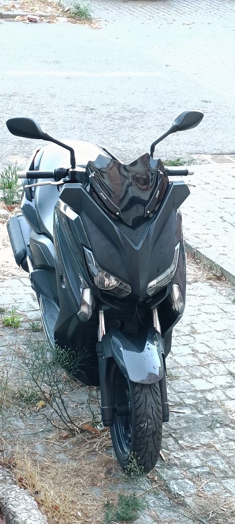 Xmax125 de 2017  com 37mil.