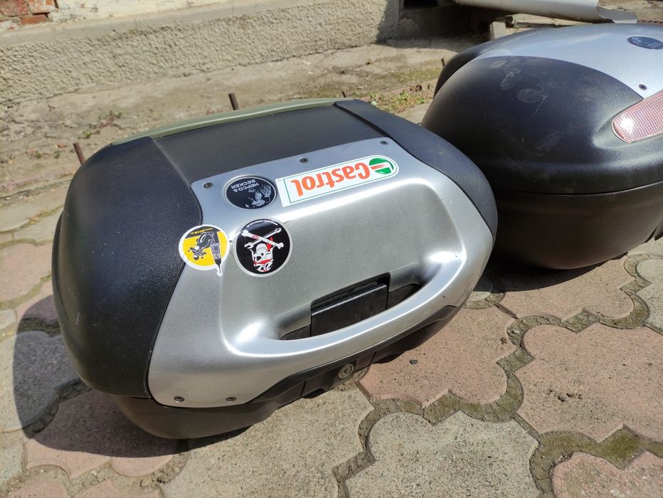 Мотокофри з кріпленням.