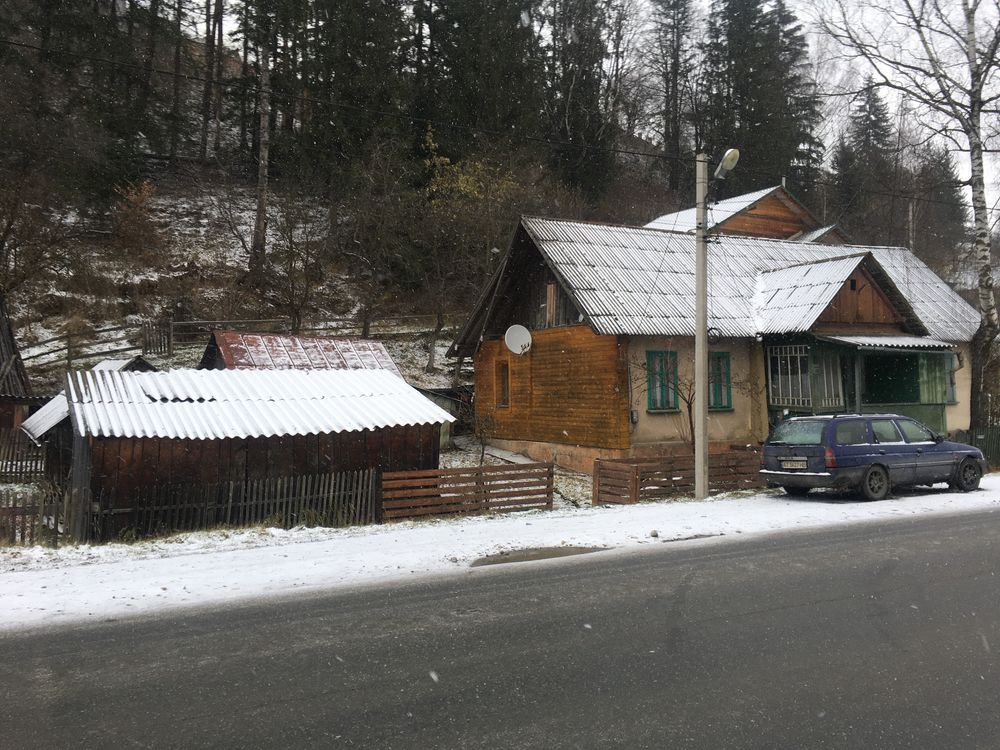 Продам частину будинка не далеко від центра