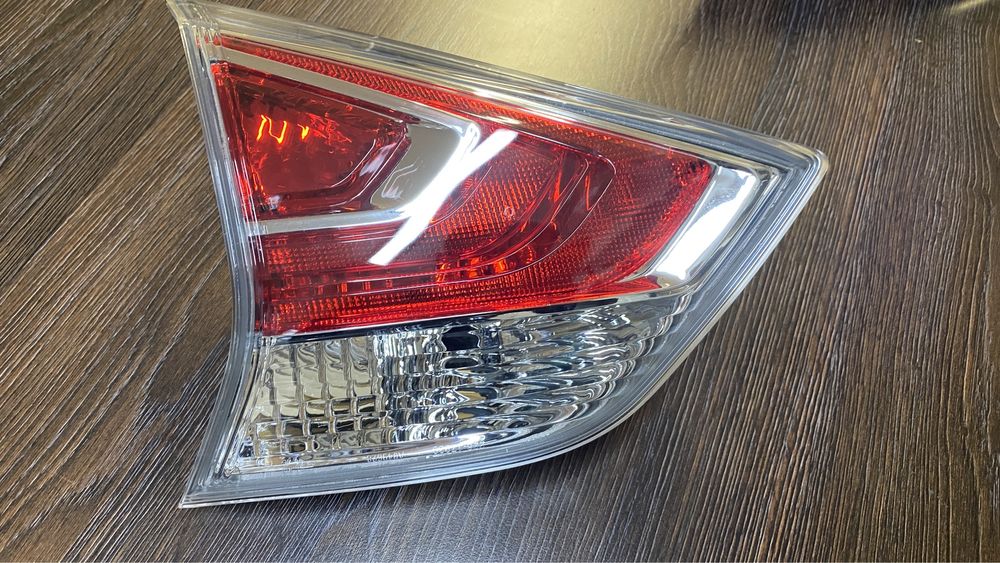 Фонарь в крышку багажника Nissan Rogue 2014-2016 X-Trail