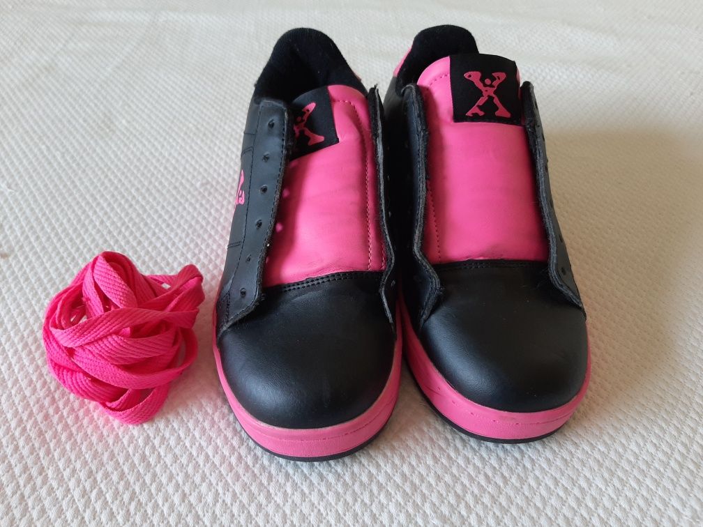 Ténis com rodas Sidewalk Sport rosa e preto