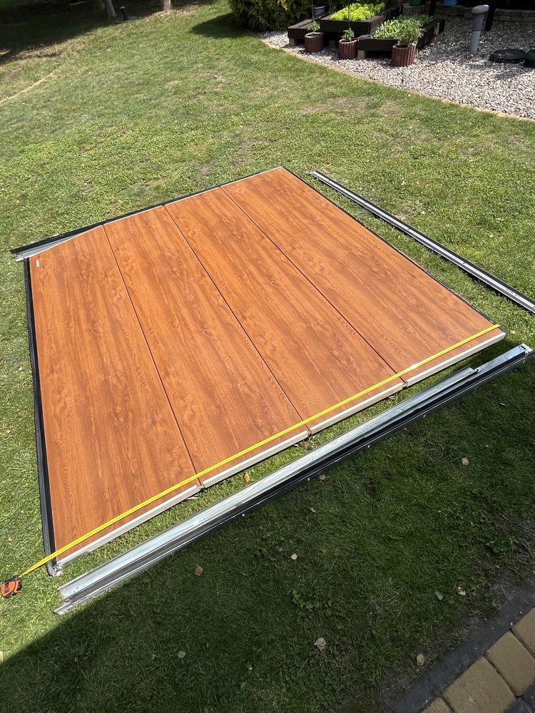 Brama garażowa segmentowa SIROCCO Slick Classic T K2 RFS T