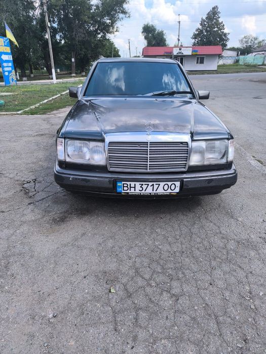 Продам Мерседес 124