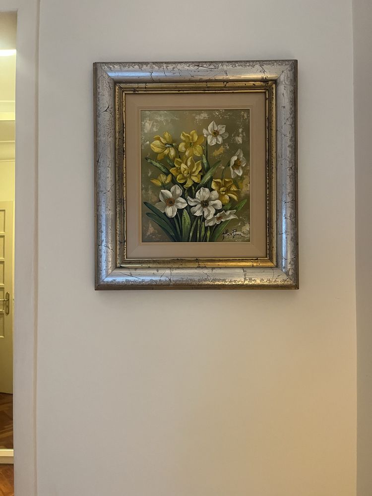 Quadro Floral com Moldura em Tons Prateados