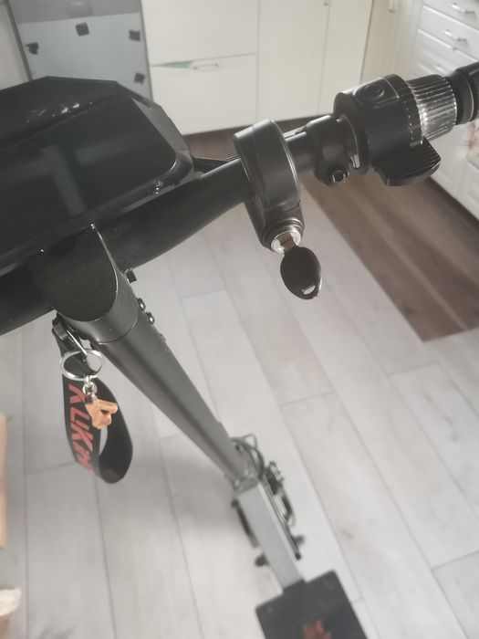 Stacyjka na kluczyk do hulajnogi Kukirin G2 zabezpieczenie z montażem