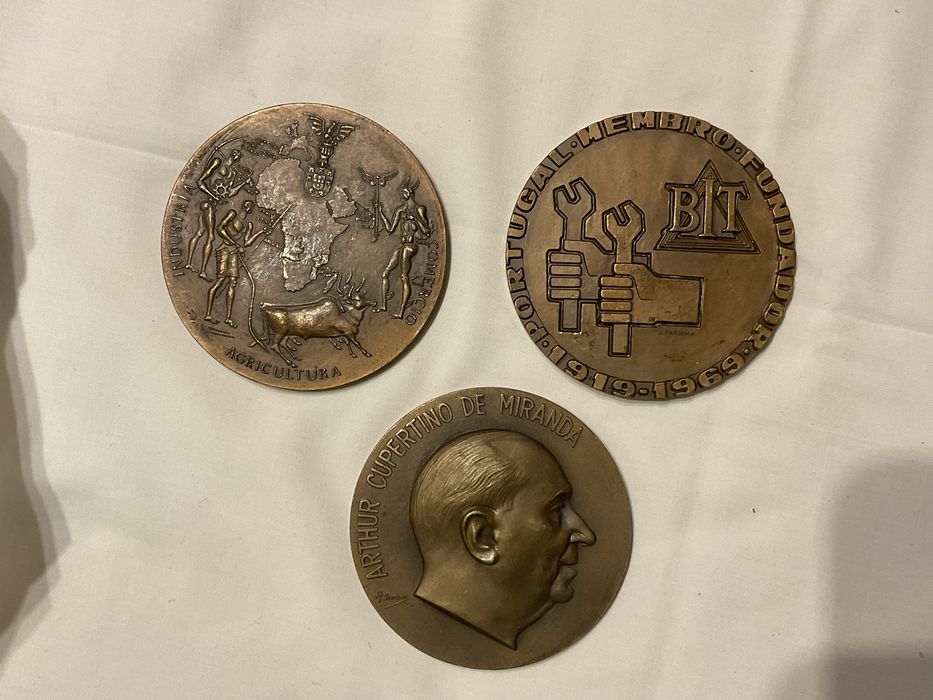 Medalhas em bronze dos anos 60