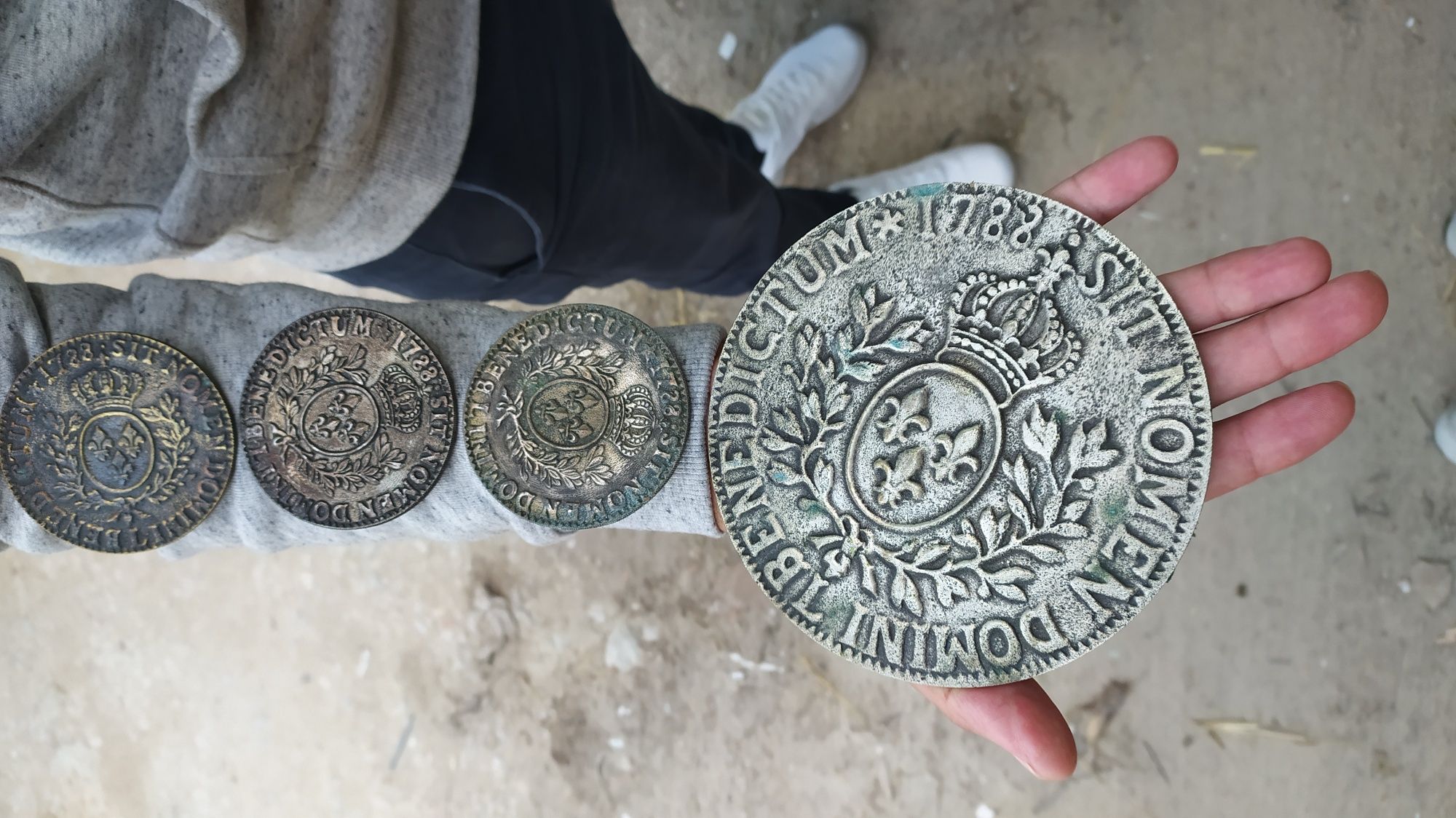 Medalhões de bronze, 'Sit Nomen Domini Benedictum 1788