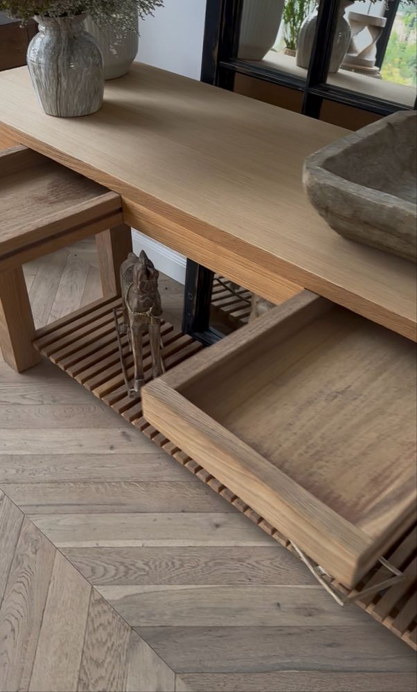 Konsola z drewna teak