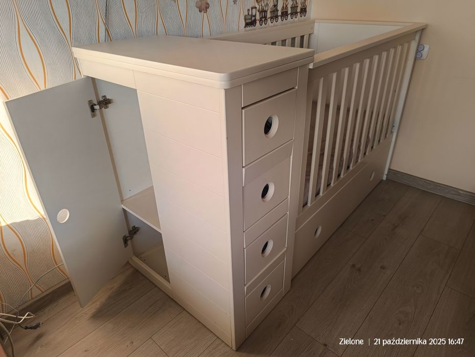 Łóżeczko Bellamy 
Sprzedam łóżeczko