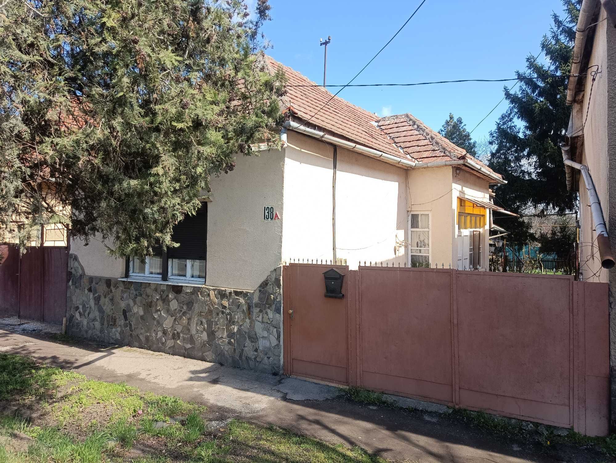 ПРОДАЖ компактного будинку недалеко від басейну та центральної частини