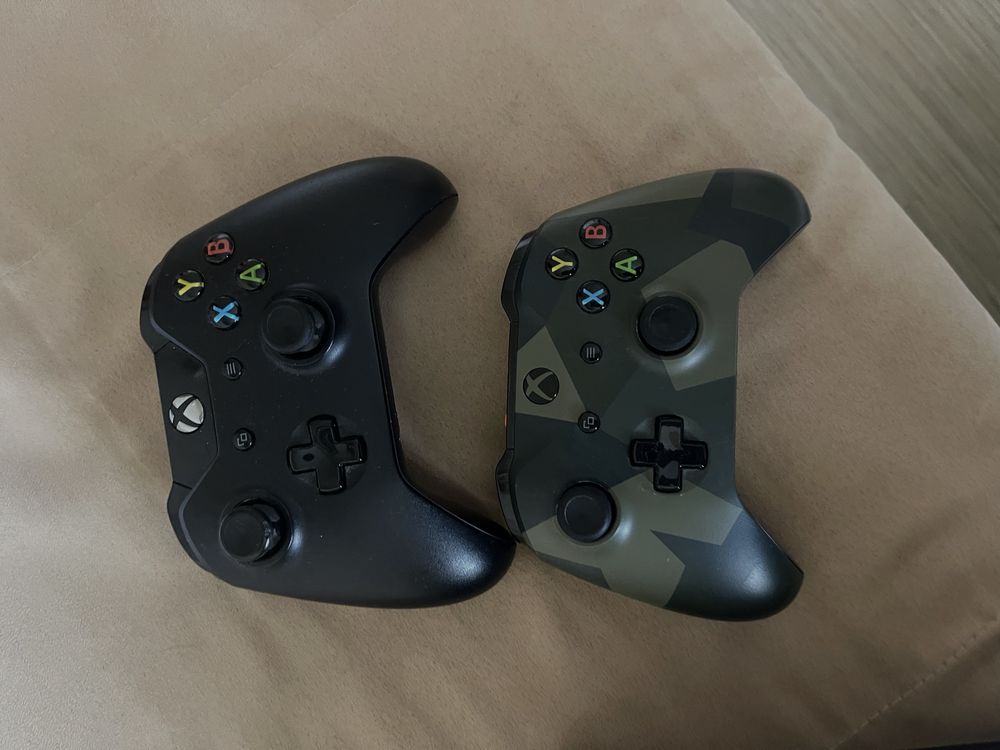 XBOX ONE 1TB + dwa pady + 4 gry