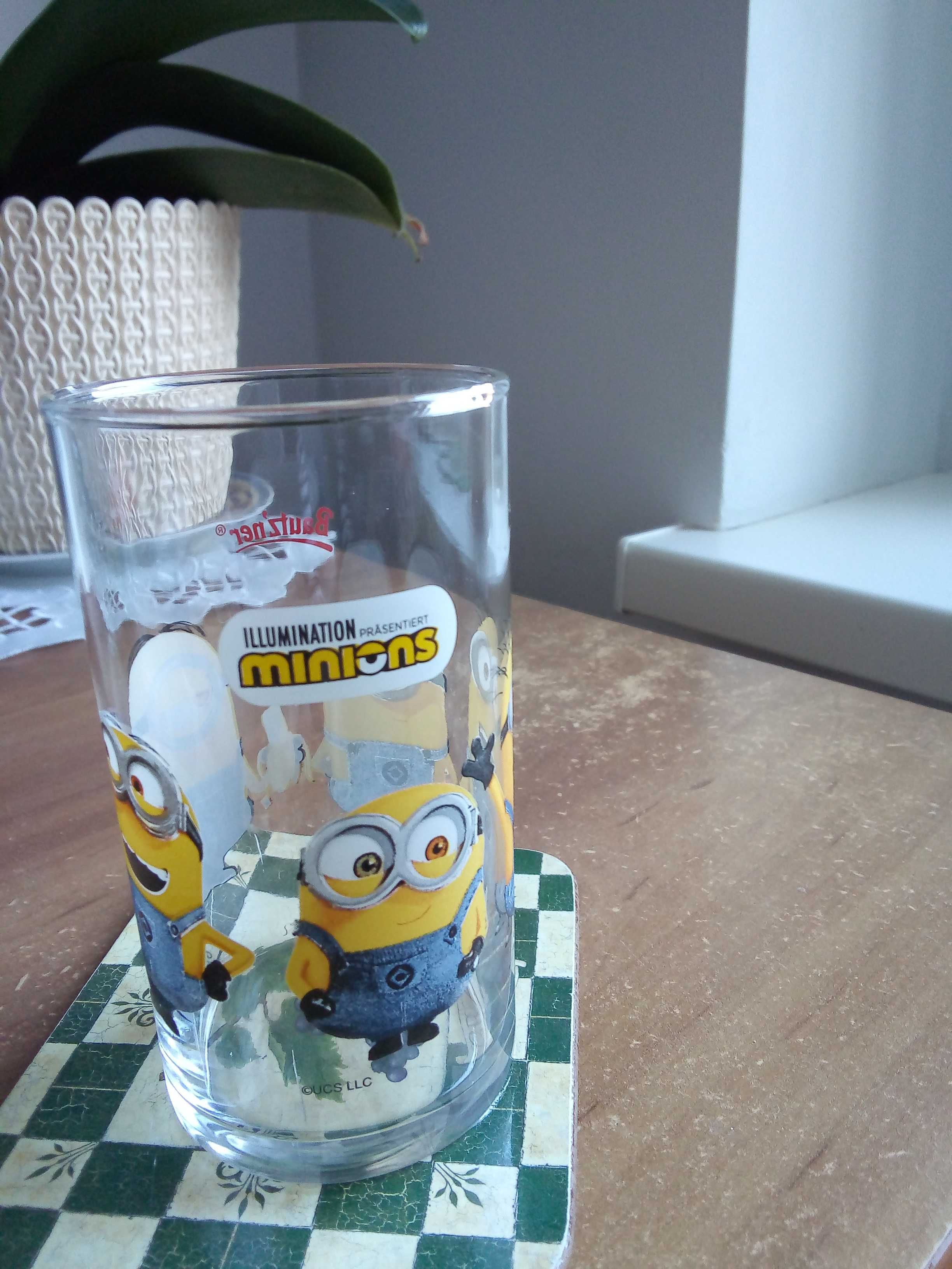 Szklanka nowa z napisem- Minions,