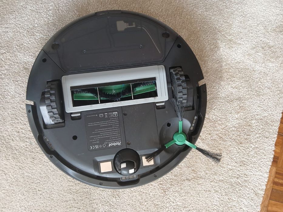 Aspirador preto robot