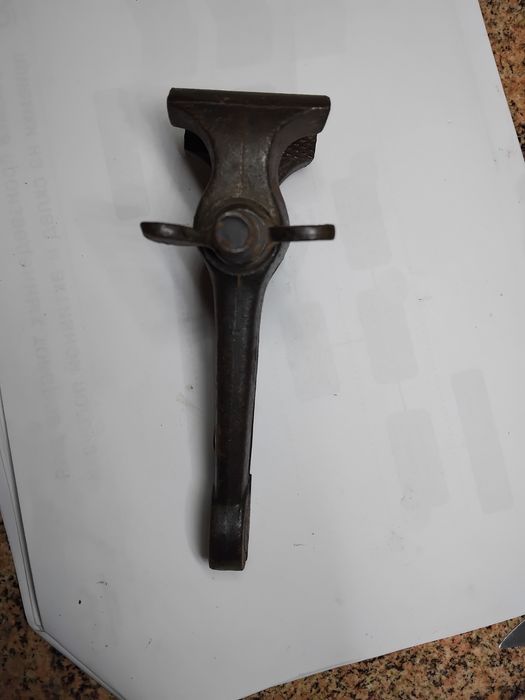 Слюсарні лещата. Тиски струпцина ссср.