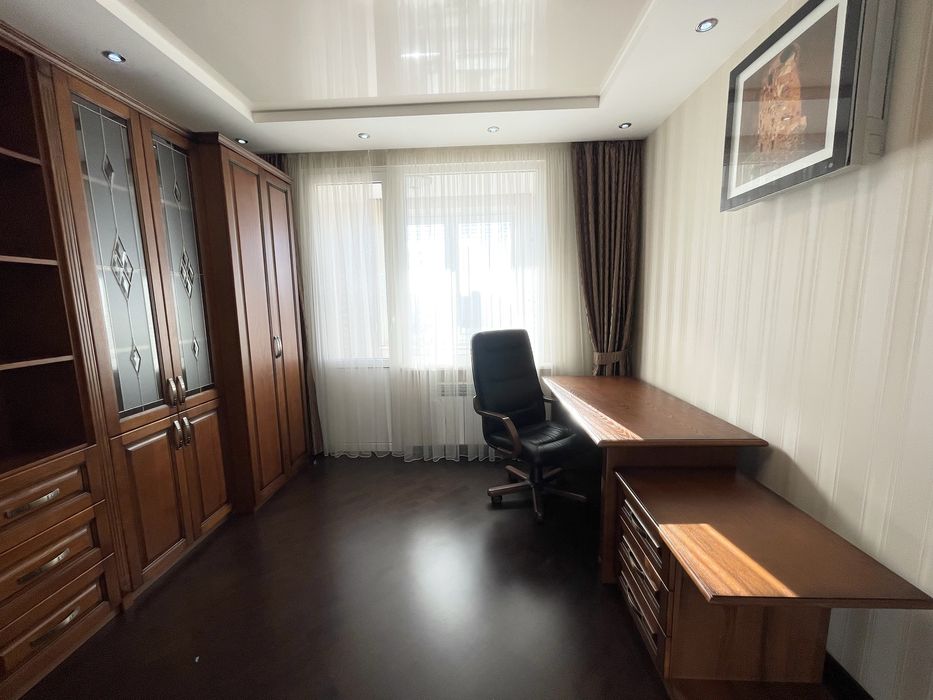 Від власника. Оренда квартири Севастопільська площа, є генератор.