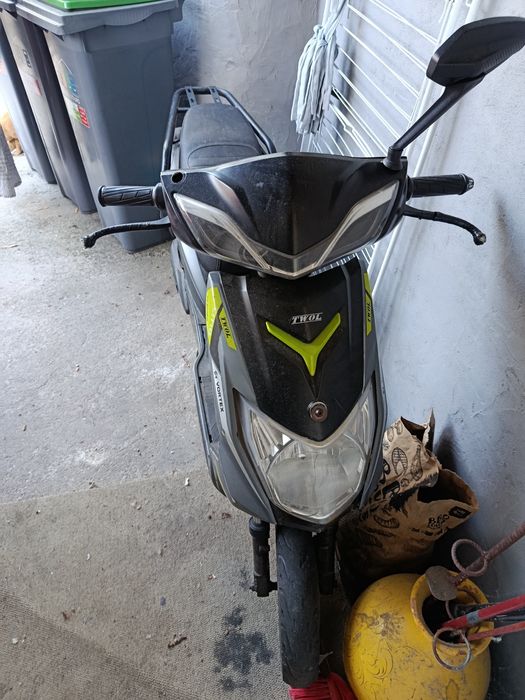 Mota elétrica bateria lítio usada