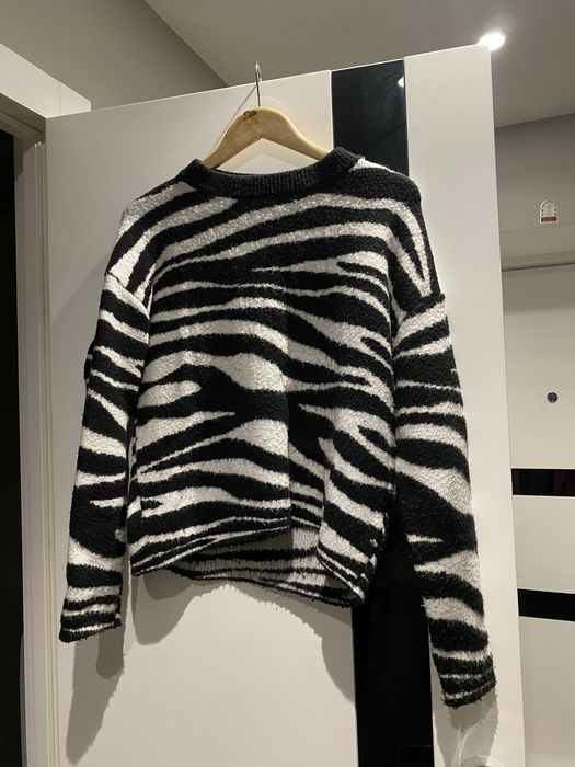 Светр зебра трендовий принт