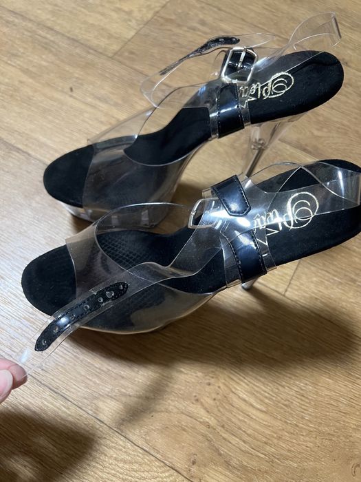 Продам стріпи Pleaser