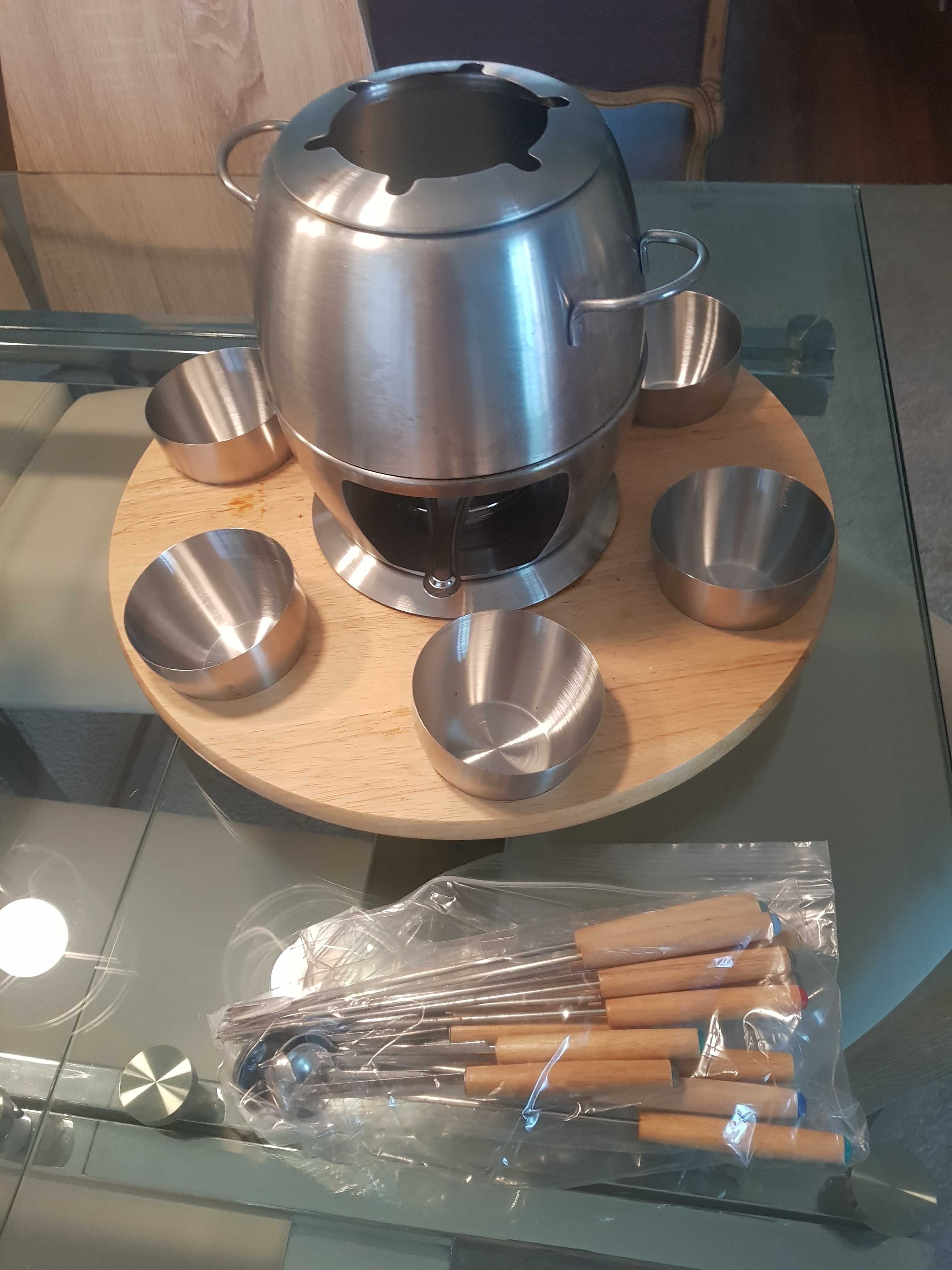 Fondue rotativo de madeira e inox