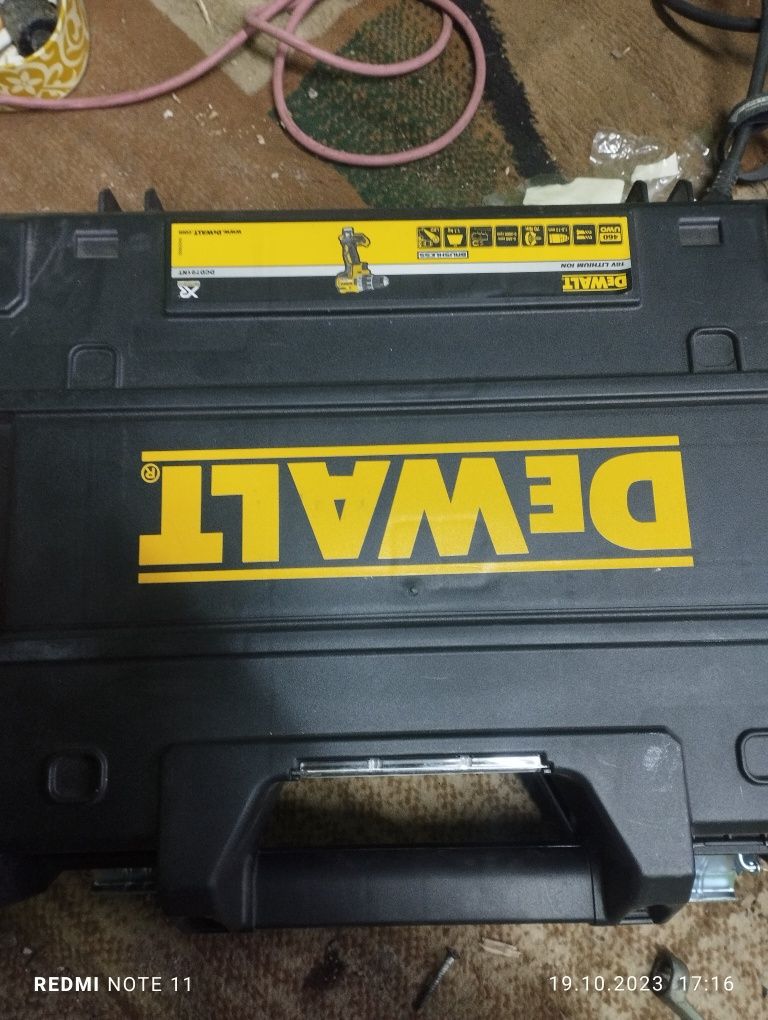 Шуруповерт акамуляторний DEWALT 708c2